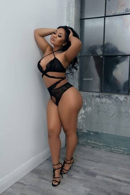 Bella - Independent Female Long Island Escort