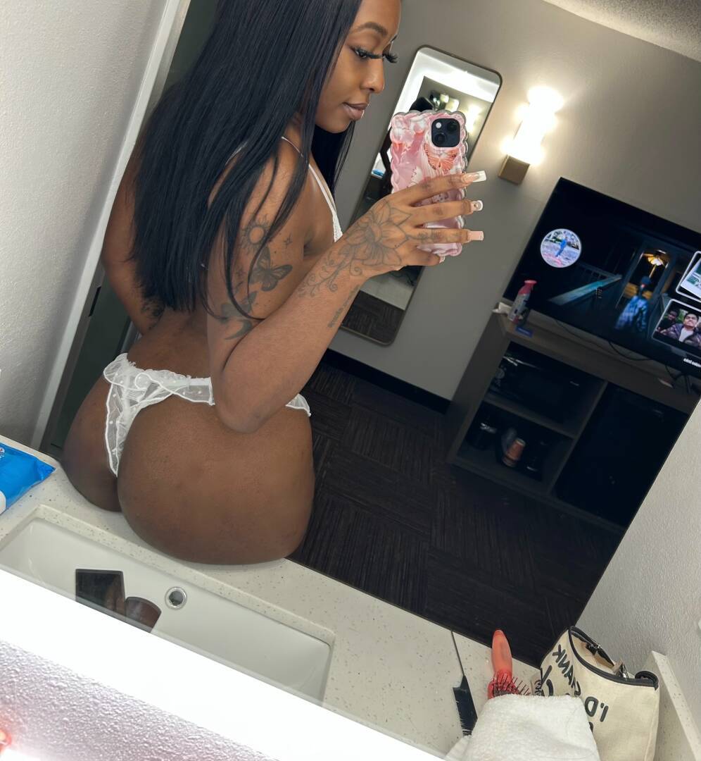 Sky - Independent Female Atlanta Escort