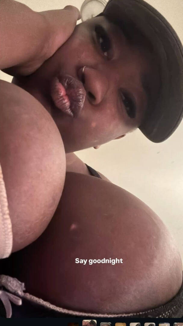 Xia - Independent Female Chicago Escort
